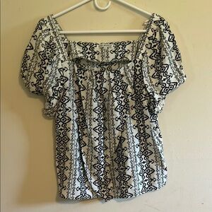 Sara Michelle Black and White Puff Sleeve Blouse
